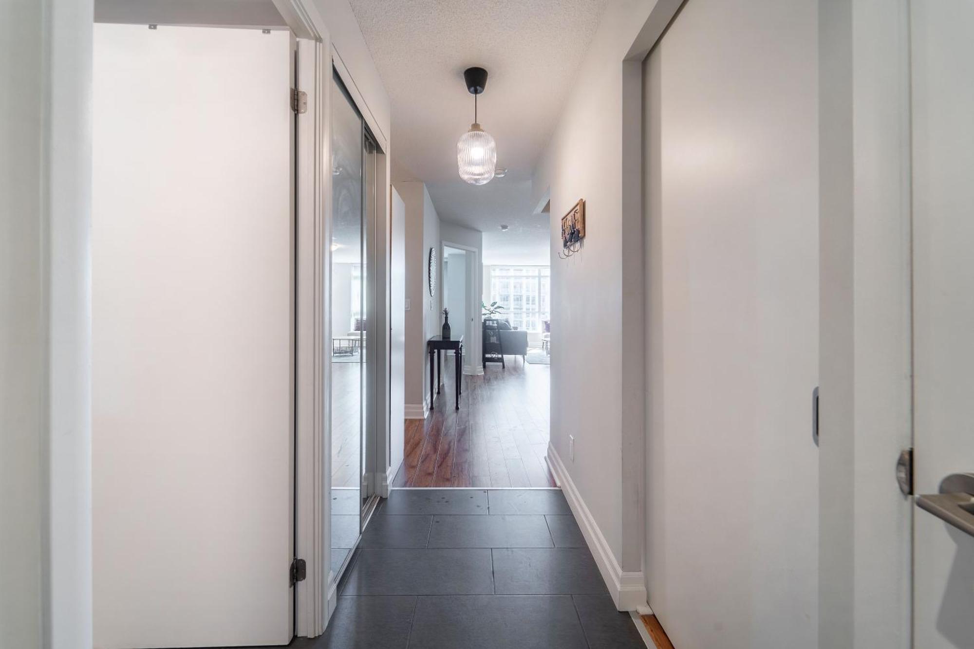 Spacious 2 Bedroom Plus Den, 2 Bath, Sleeps 5 With Balcony And Lakeview Downtown Toronto Condo Exterior foto
